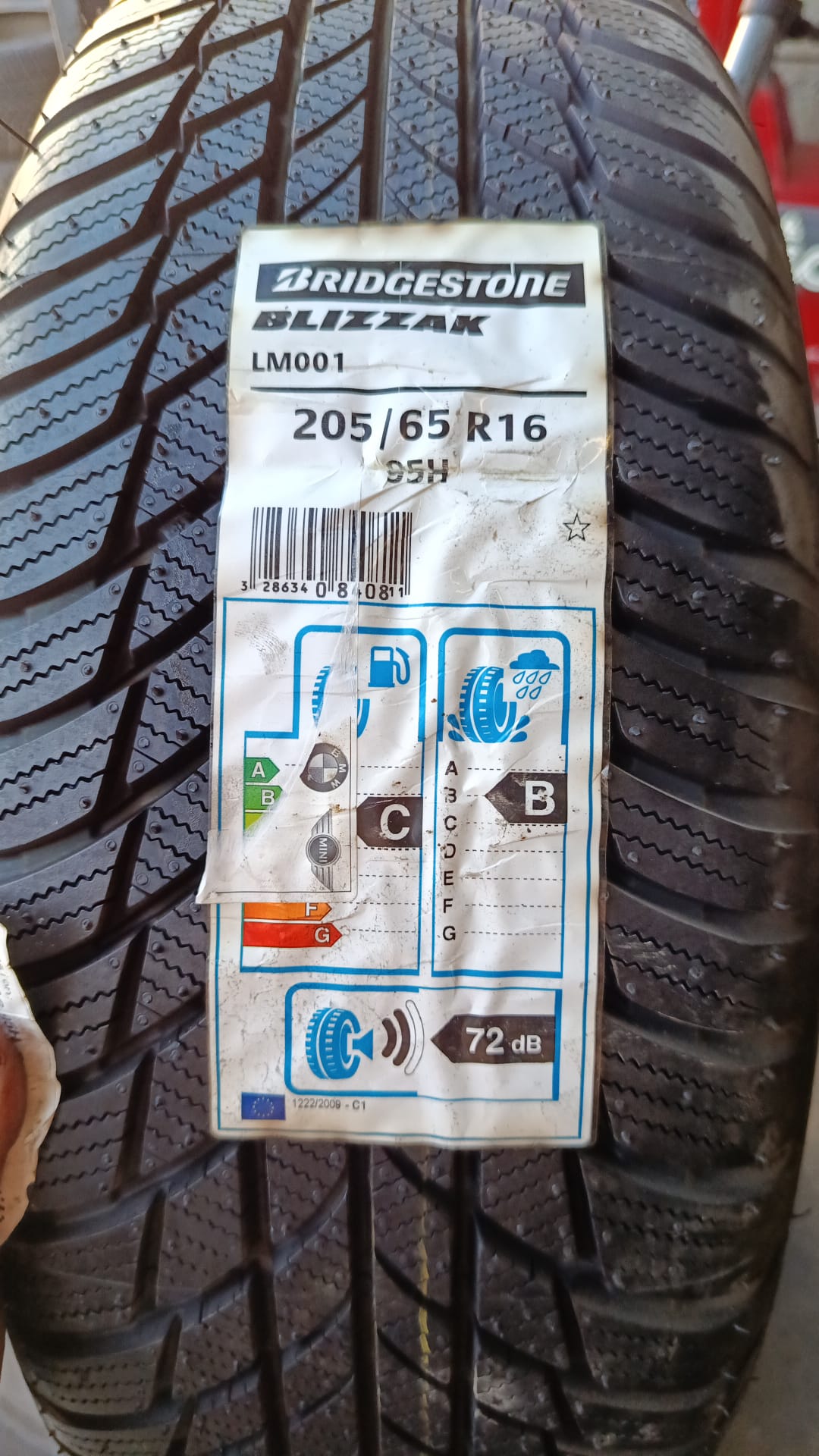Bridgestone BLIZZAK LM001 205/65 R16